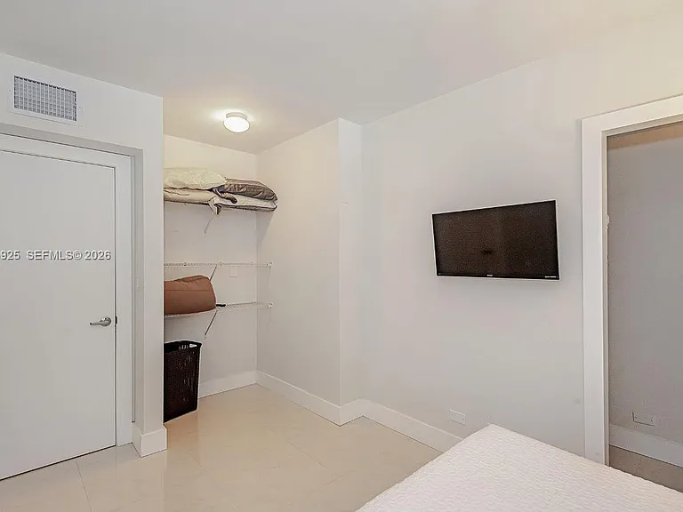 2301 Collins Ave #1416 — Photo 18