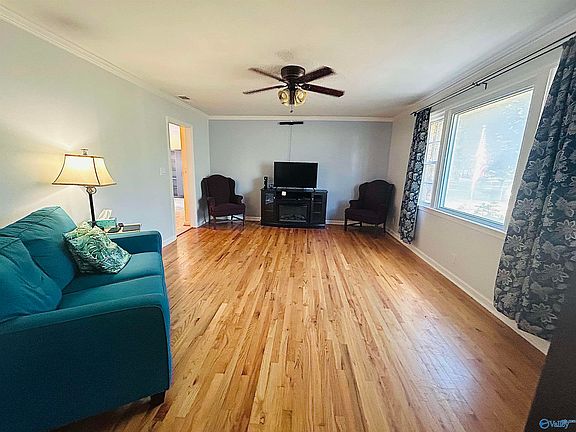 4th image of 6204 Stratford Ct NW