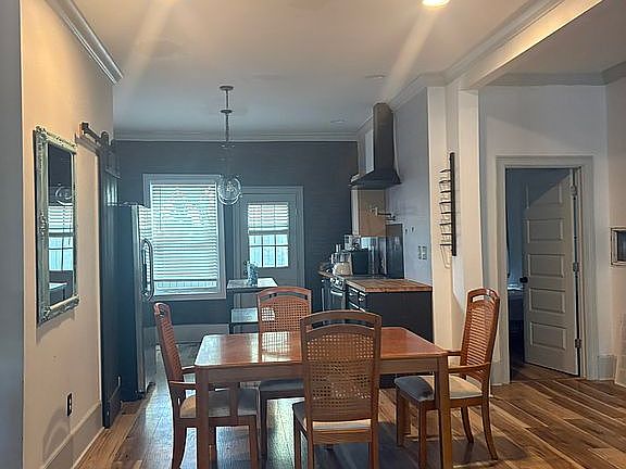 4th image of 102 W Duffy St