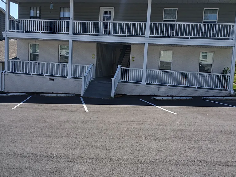 Riverview Apartments — Photo 7