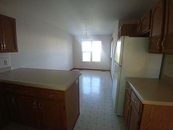 5th image of 4015 Bay Point Dr