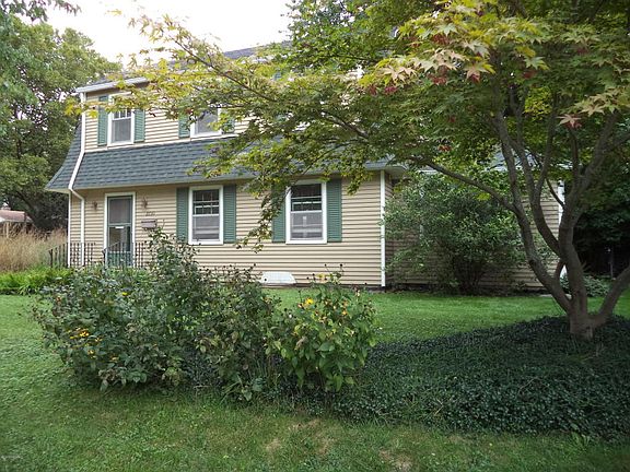 2nd image of 2730 Oakwood Ave NE