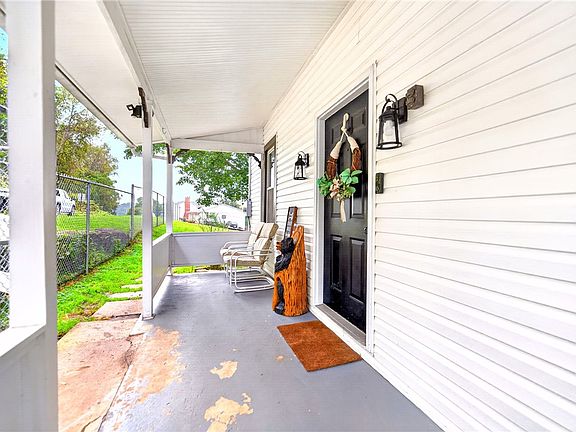 5th image of 223 Lenkey Rd