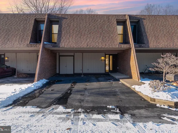 629 Cedar Ridge Ln, Mechanicsburg, PA 17055