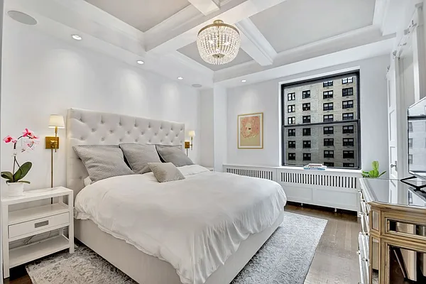 Sold by Bold New York | media 8