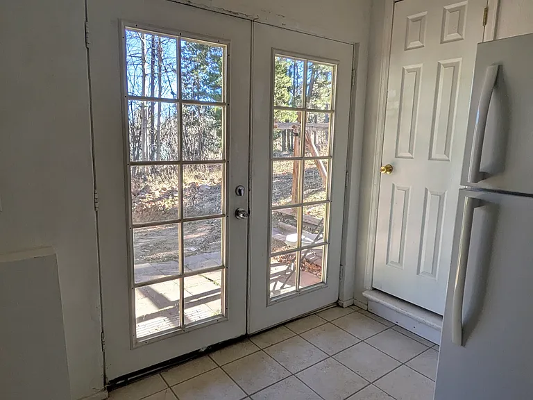 445 Beethoven Dr #LOWER — Photo 1