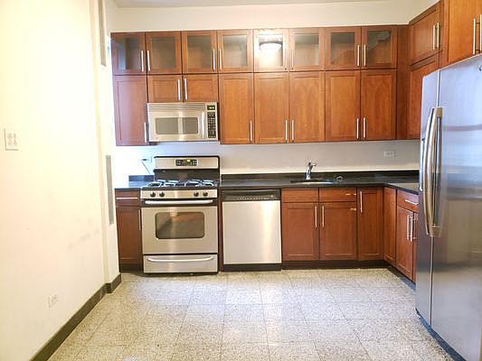 4th image of 515 Cathedral Pkwy #4IP