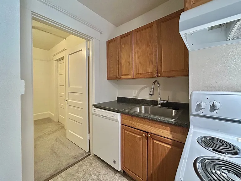 Dover Apartments — Photo 12