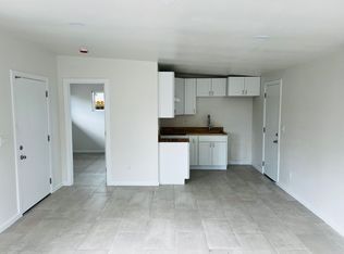 15558 Hesperia Rd APT D, Victorville, CA 92395