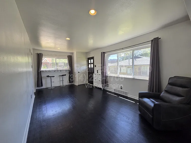 1115 Backer St — Photo 3