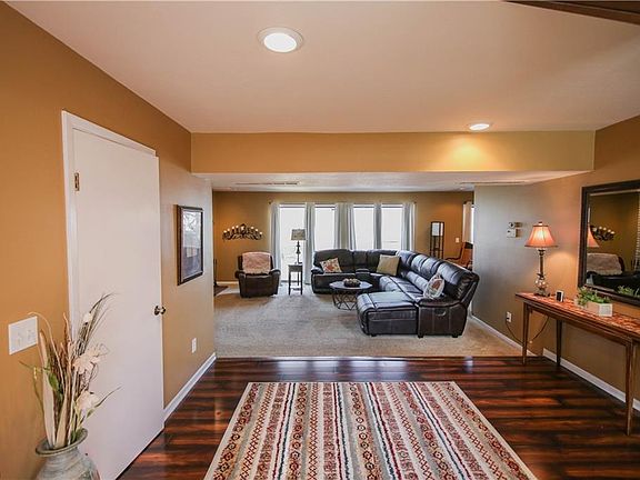 2nd image of 435-40 Hill Dr