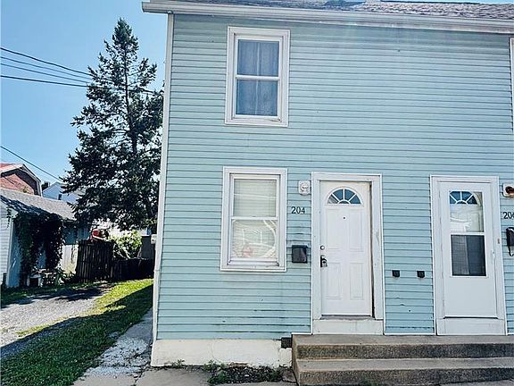 3rd image of 204 Limestone St