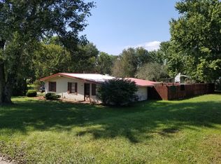 6048 Lucas Park Dr, Petersburg, KY 41080