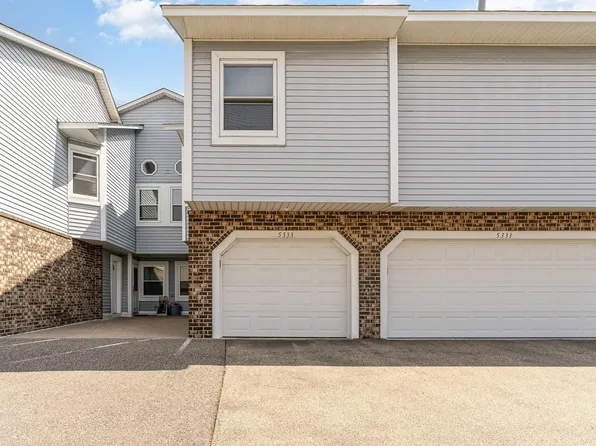 5333 Highpointe Dr, Bloomington, MN 55437