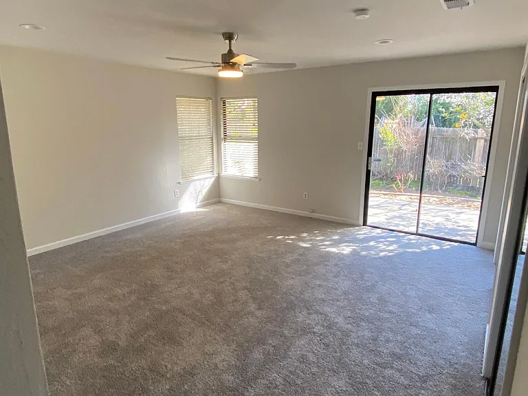 2202 McLaren Dr — Photo 11