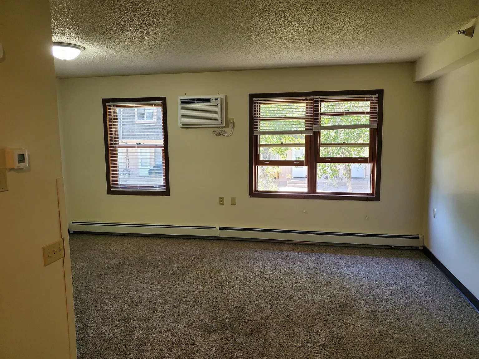 Studio, 500 sqft, $500 — Photo 2