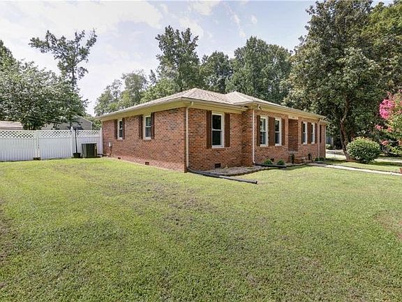 4th image of 10901 Ironwood Dr