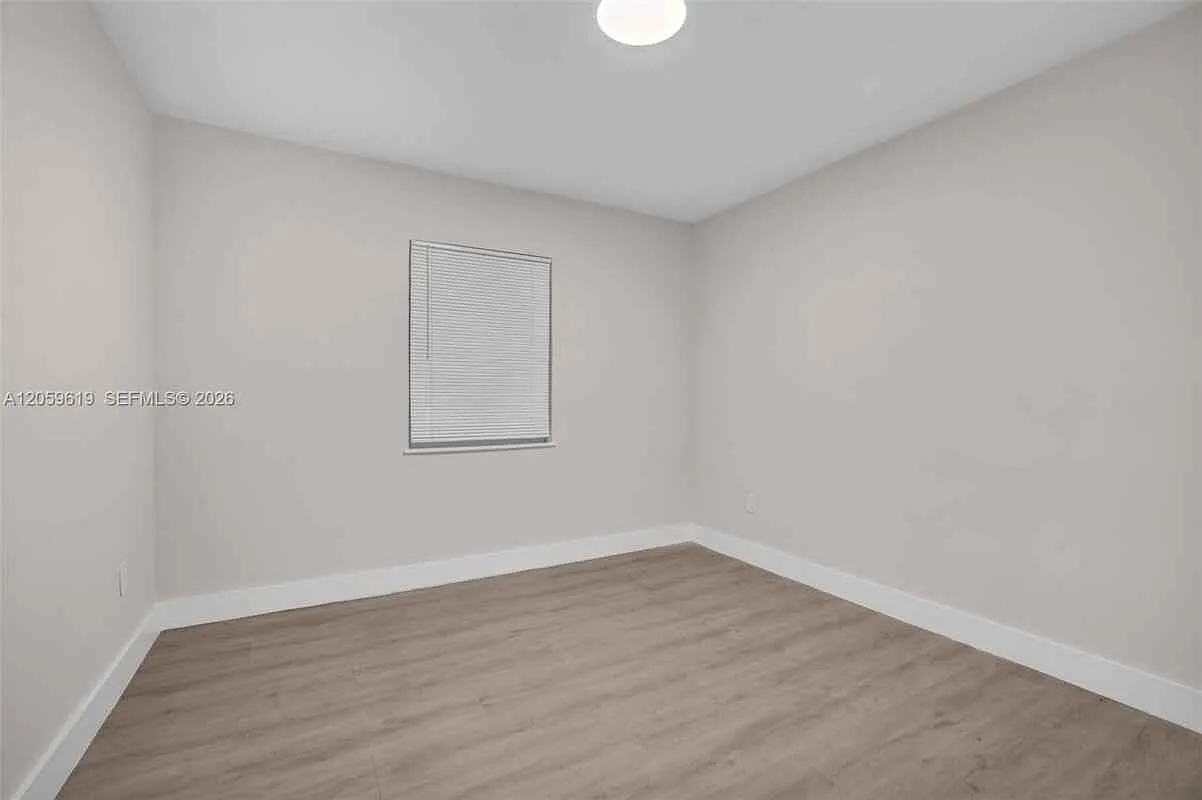 3030 Nw 16th St # 1 Miami, Fl 33125 — Photo 2