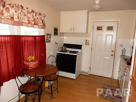 2nd image of 1128 E Corrington Ave
