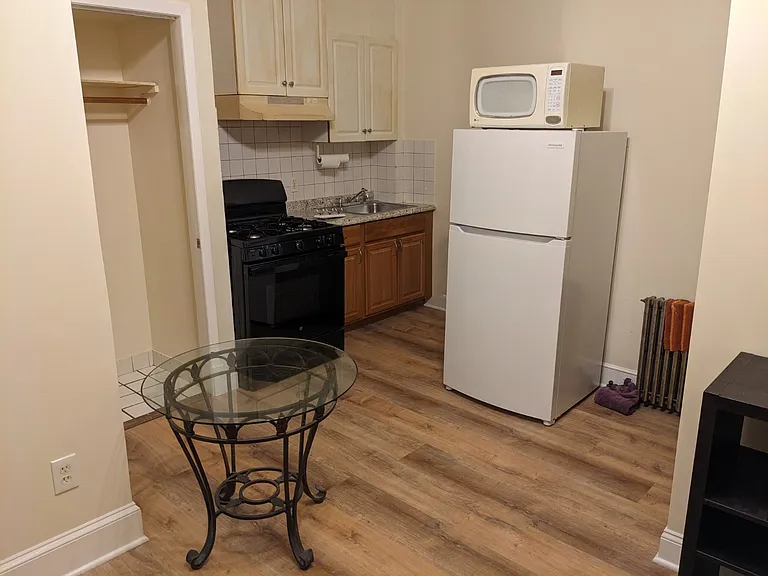 180 Willow St #S — Photo 2