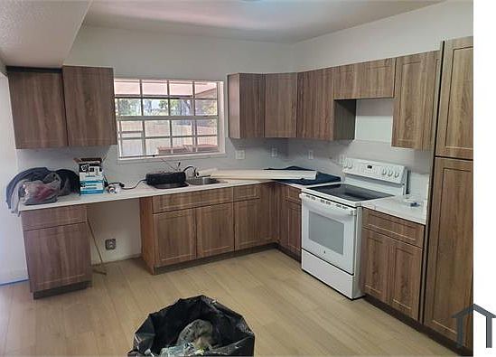 2nd image of 1360 NE 130th St