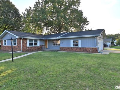2825 N Millbrook Dr, Peoria, IL, 61604