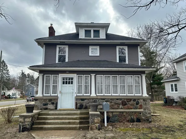 78 Spring St, Hillsdale, MI 49242