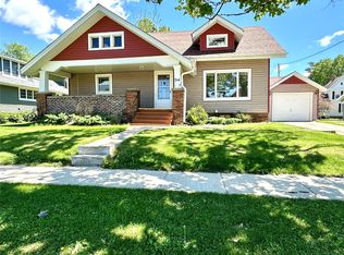 314 N Maple St, Monticello, IA 52310