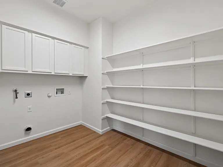 10416 Beard Ave — Photo 14