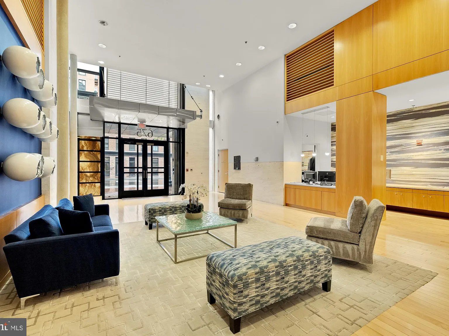 1 bed, 1.0 bath, 872 sqft, $3,000 — Photo 3