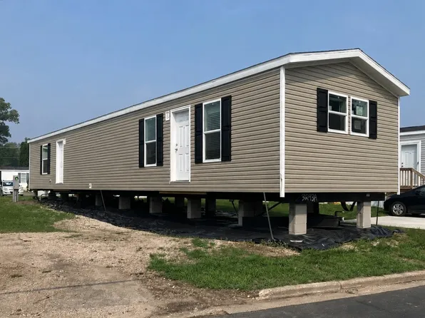 600 Oak Street Site #120, Waupaca, WI 54981