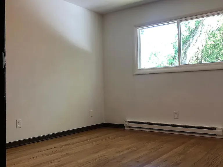 301 Wilshire Dr #3 — Photo 3