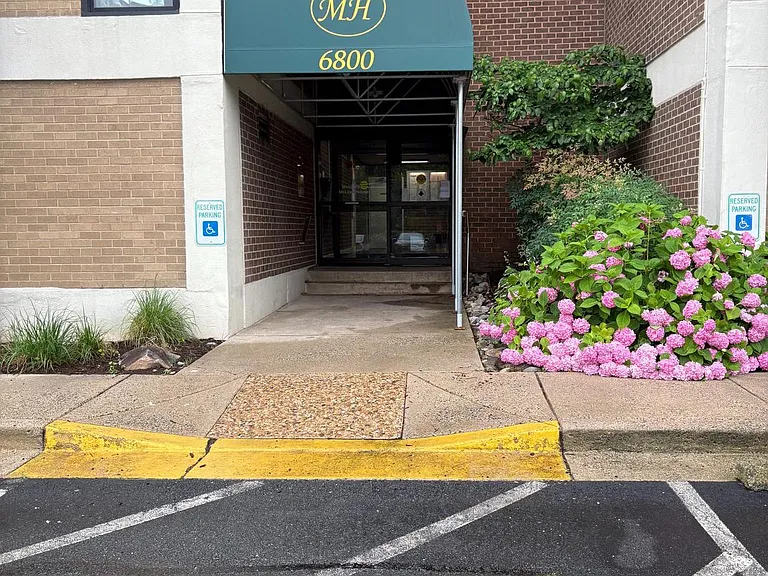 6800 Fleetwood Rd #208 — Photo 21