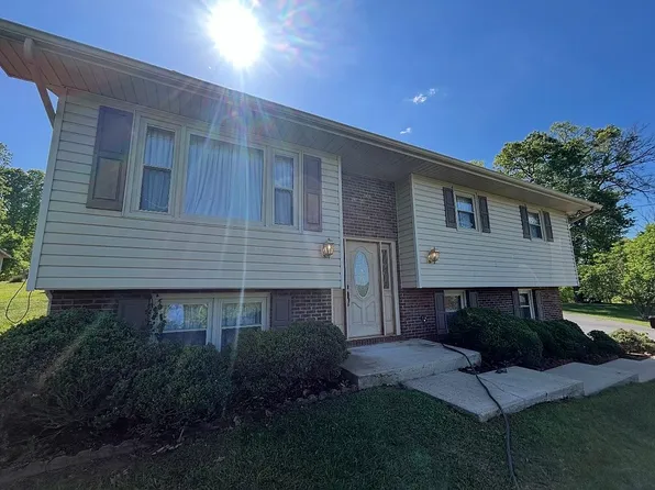 288 Brookside Ln, Bluff City, TN 37618