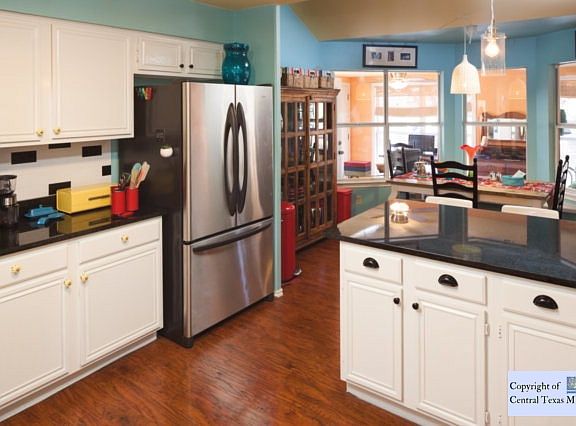 3rd image of 350 Dresden Wood Dr