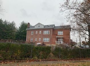 7 Vista Pl, Staten Island, NY 10305