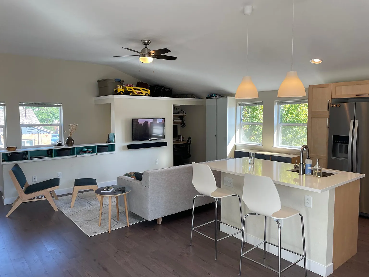 2733 N Hazel Ct — Photo 1
