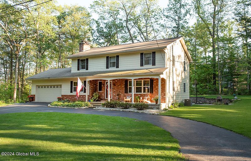 2nd image of 4 Blackberry Lane