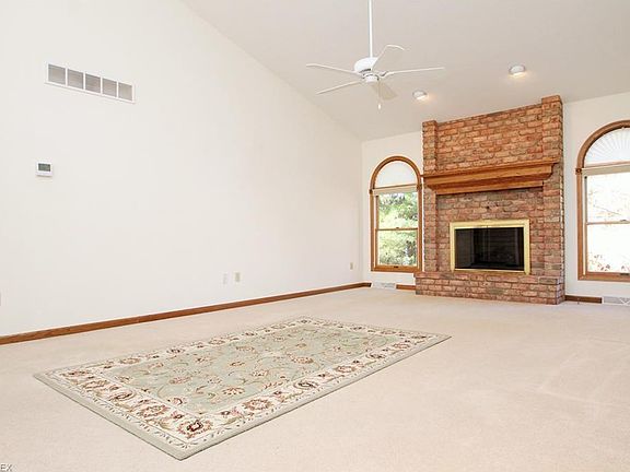 3rd image of 1306 Oakmont Dr
