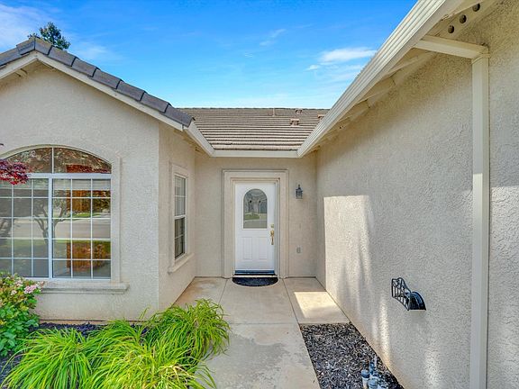2nd image of 817 Eucalyptus Court