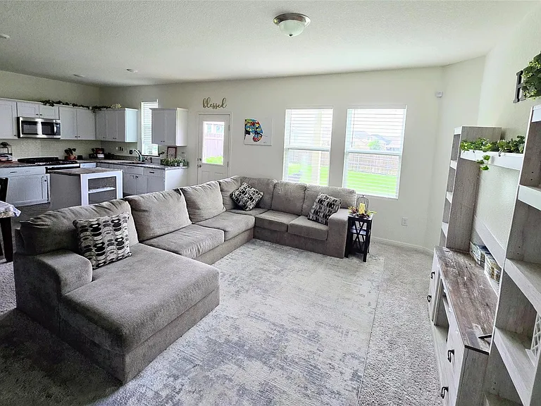 19506 Caymus Dr — Photo 3