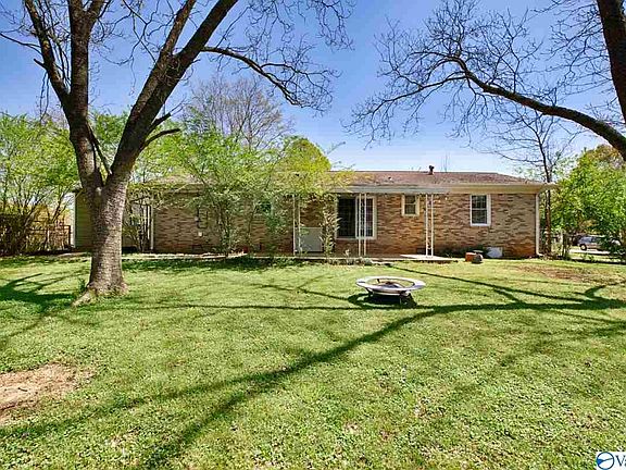3rd image of 6415 Sheri Dr NW