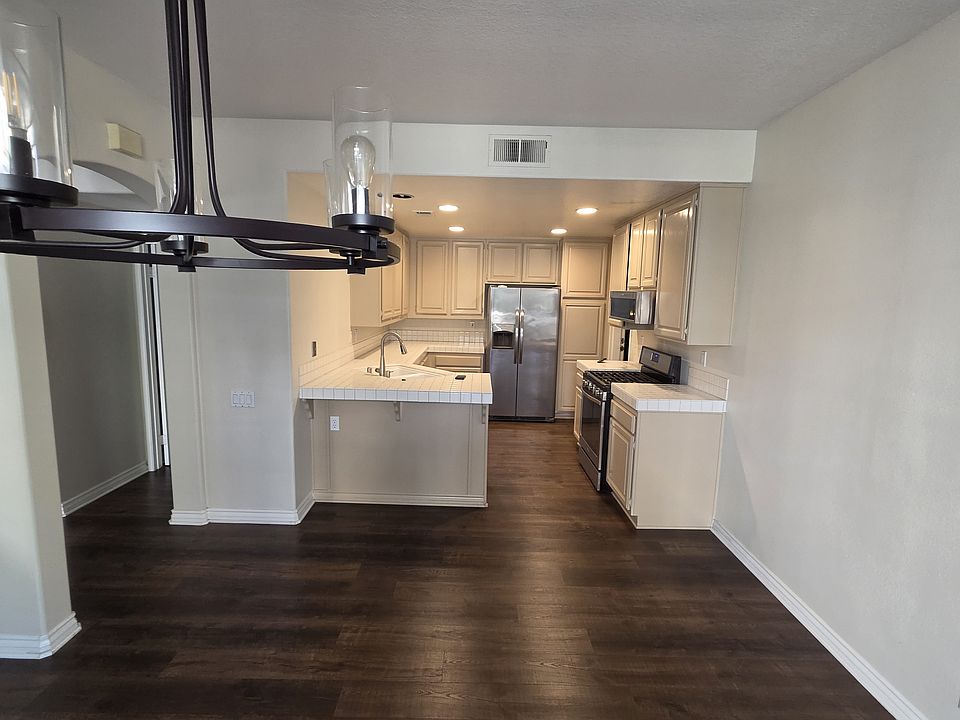 1st image of 9 Opera Ln
