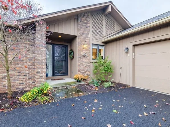 20 Shadow Pines Dr, Penfield, NY 14526