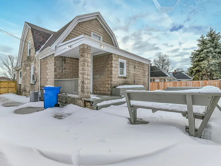 11240 S Kedzie Ave — Photo 2