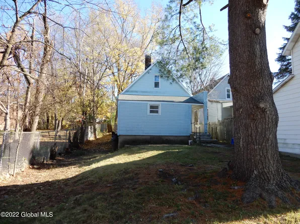 11 Northern Drive, Troy, NY 12182