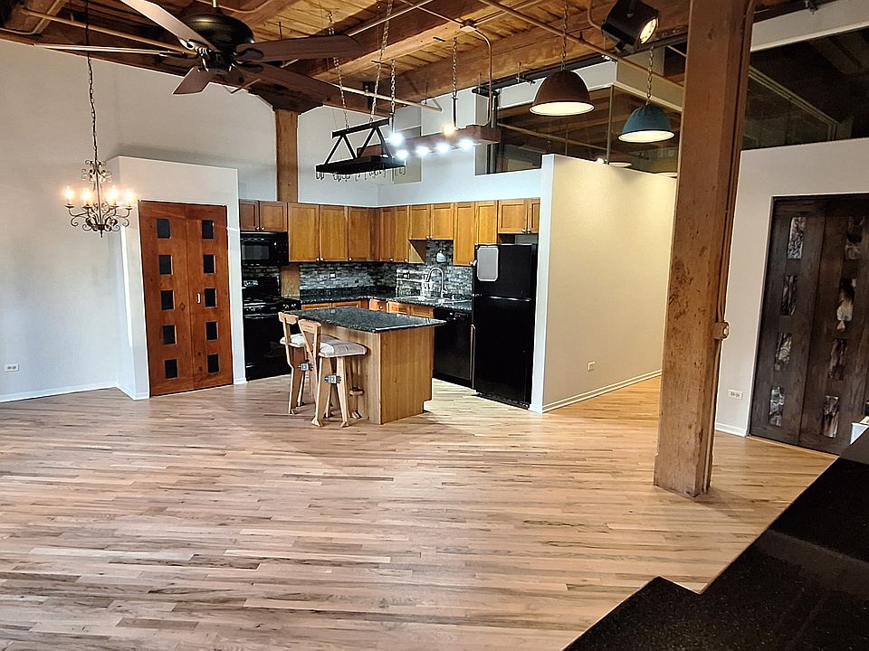 Living Room/Kitchen Area