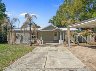 105 LAKE SHORE Court, Crescent City, FL 32112