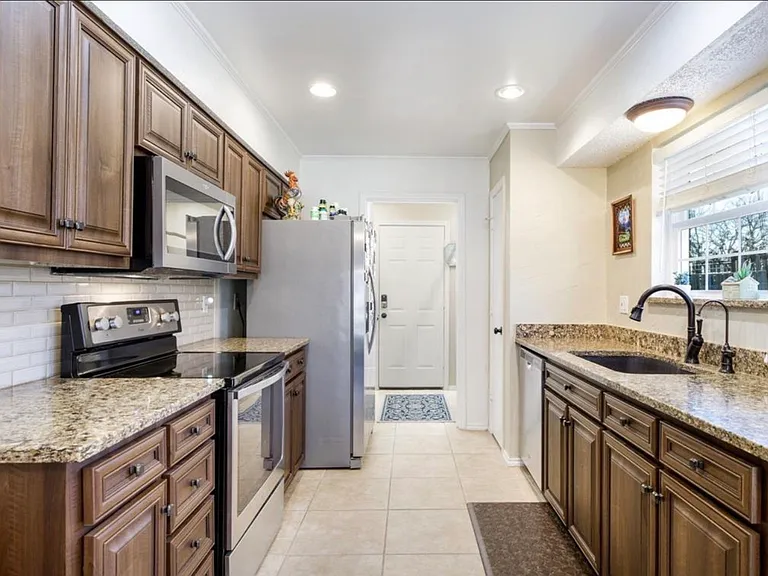 1810 Tiburon Bnd — Photo 12