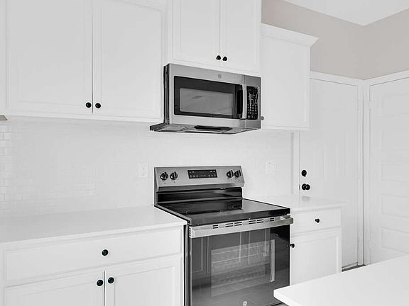 2nd image of 105 Palm Ave